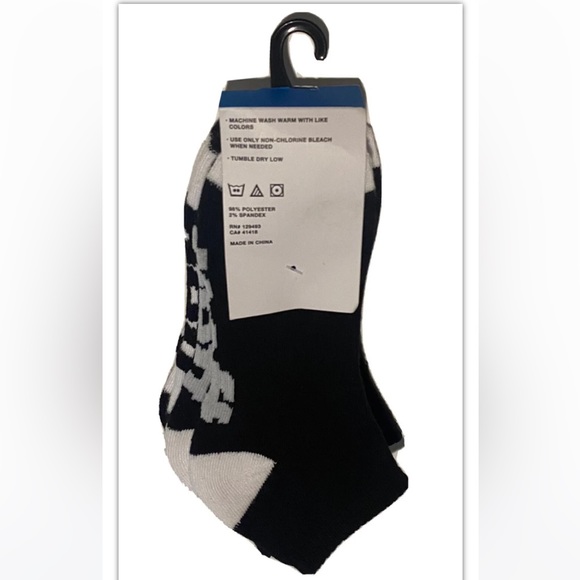Neff No Show Socks 3 Pair Boys Youth 3-5.5 Black White w/ Logo Skate Ride Kids - Picture 3 of 10